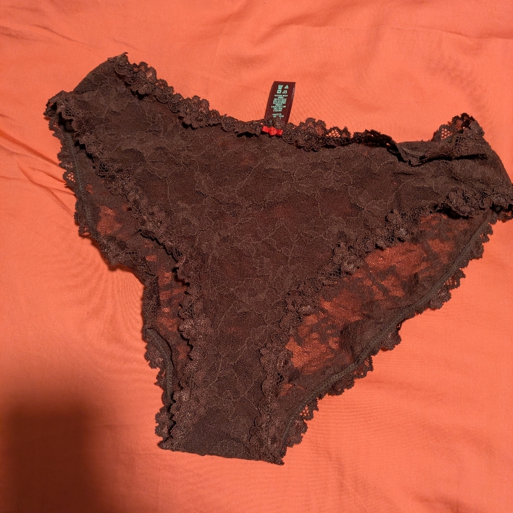 Skims Lace Breafs Women's Intimate in Cocoa. Size S - Picture 4 of 8